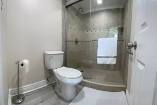 401 Lake Shore Dr, Lake Park, FL 33403 - Photo 26