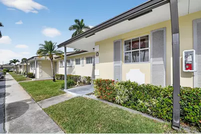 2771 E Ashley Drive #D, West Palm Beach, FL 33415 - Photo 2