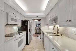 5540 N Ocean Dr Unit #15 B, Singer Island, FL 33404 - Photo 10