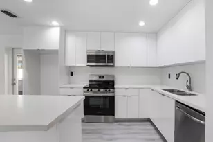 231 N Seacrest Cir, Delray Beach, FL 33444 - Photo 10