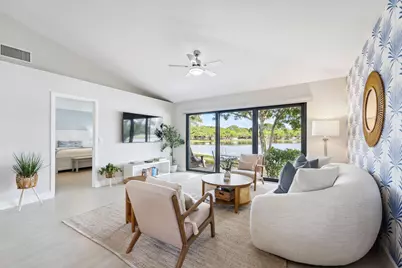 126 Club Drive, Palm Beach Gardens, FL 33418 - Photo 2