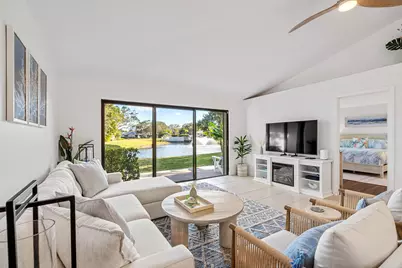 913 Club Drive, Palm Beach Gardens, FL 33418 - Photo 4