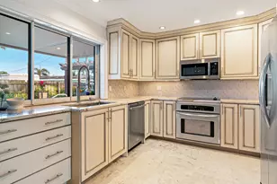 9154 Bloomfield Dr, Palm Beach Gardens, FL 33410 - Photo 8