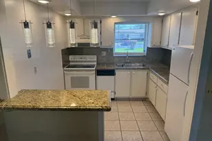 2804 Crosley E Dr E Unit #E, West Palm Beach, FL 33415 - Photo 2