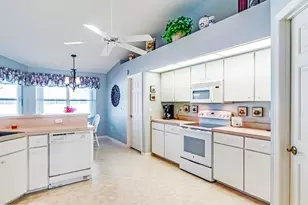 424 Holly Dr, Sebring, FL 33876 - Photo 6