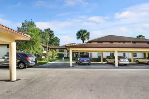 31 SW South River Dr Dr Unit, Stuart, FL 34997 - Photo 2