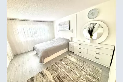 1000 NE 14th Avenue, Unit #306, Hallandale Beach, FL 33009 - Photo 8