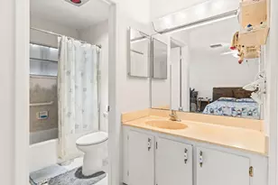 122 Lakes End Dr, Fort Pierce, FL 34950 - Photo 8