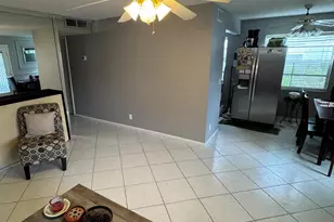 114 Flanders Unit, Delray Beach, FL 33484 - Photo 2