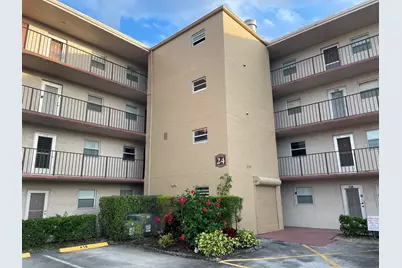 225 Bonnie Boulevard, Unit #211, Palm Springs, FL 33461 - Photo 2