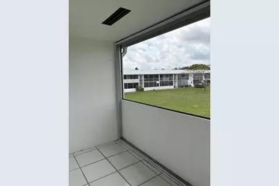 113 Berkshire E, West Palm Beach, FL 33417 - Photo 12