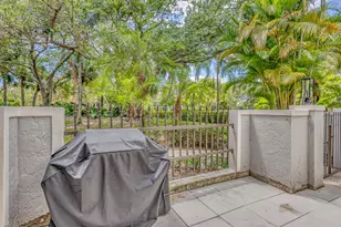 355 Prestwick Cir, Palm Beach Gardens, FL 33418 - Photo 8