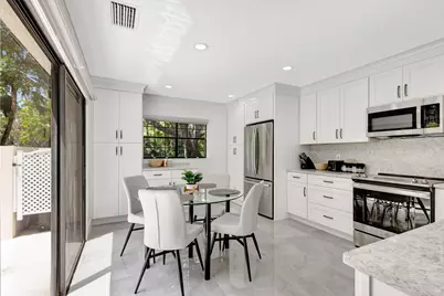 355 Prestwick Circle, Unit #4, Palm Beach Gardens, FL 33418 - Photo 16