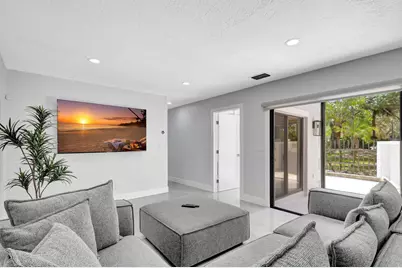 355 Prestwick Circle, Unit #4, Palm Beach Gardens, FL 33418 - Photo 12