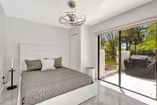 355 Prestwick Cir, Palm Beach Gardens, FL 33418 - Photo 38