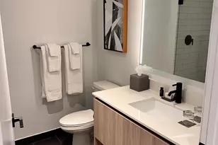 398 NE 5th St, Miami, FL 33132 - Photo 24