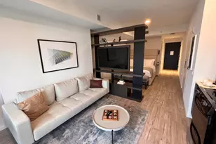 398 NE 5th St, Miami, FL 33132 - Photo 22