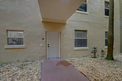 1640 Presidential Way, Unit #105, West Palm Beach, FL 33401 - Photo 2