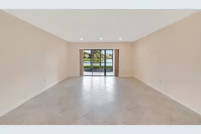 9299 Vista Del Lago E, Boca Raton, FL 33428 - Photo 8