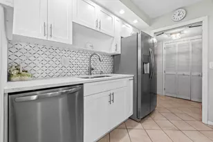 5440 N Ocean Dr, Singer Island, FL 33404 - Photo 12