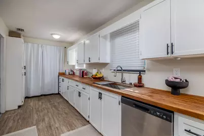 1415 16th Court SW, Vero Beach, FL 32962 - Photo 14