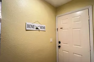 403 Lakeview Dr E, Royal Palm Beach, FL 33411 - Photo 4