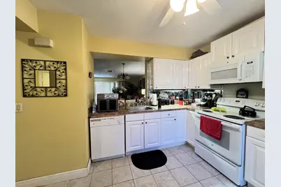 403 Lakeview Drive E, Royal Palm Beach, FL 33411 - Photo 8