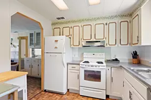 521 NE Sapphire Ln, Jensen Beach, FL 34957 - Photo 4