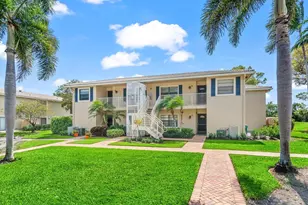 9 Stratford Dr Unit, Boynton Beach, FL 33436 - Photo 2