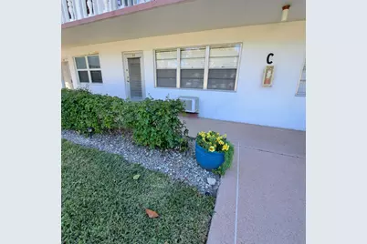 50 Windsor C, West Palm Beach, FL 33417 - Photo 2