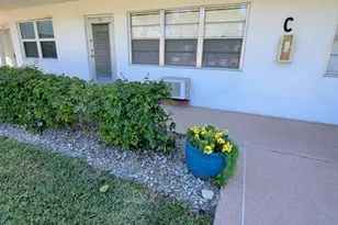 50 Windsor C, West Palm Beach, FL 33417 - Photo 2