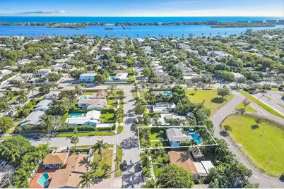 322 Maddock Street, West Palm Beach, FL 33405 - Photo 2