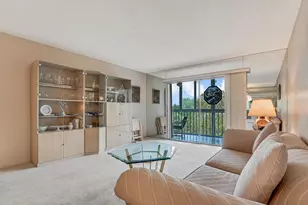 7301 Amberly Ln, Delray Beach, FL 33446 - Photo 4