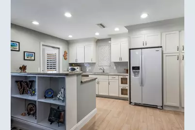 2753 NE 28th Street, Unit #2E, Lighthouse Point, FL 33064 - Photo 4