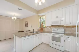 135 Old Meadow Way, Palm Beach Gardens, FL 33418 - Photo 8