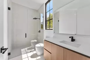 880 NE 3rd Ave, Boca Raton, FL 33432 - Photo 40