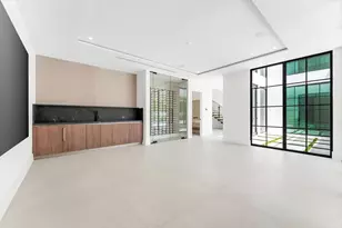 880 NE 3rd Ave, Boca Raton, FL 33432 - Photo 34