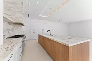 880 NE 3rd Ave, Boca Raton, FL 33432 - Photo 16