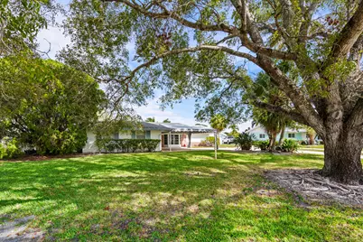 4705 Holly Drive, Palm Beach Gardens, FL 33418 - Photo 6