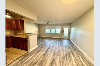 111 Waltham E, West Palm Beach, FL 33417 - Photo 2