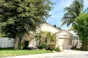 11 Mayfield Way, Boynton Beach, FL 33426 - Photo 1