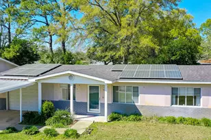 607 Hollywood Blvd E, Mary Esther, FL 32569 - Photo 4