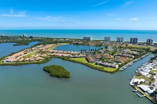 3212 S Lakeview Cir, Fort Pierce, FL 34949 - Photo 4