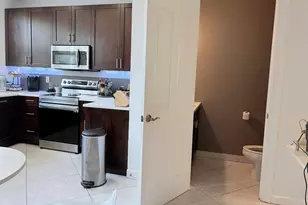 750 Millbrae Ct, West Palm Beach, FL 33401 - Photo 6