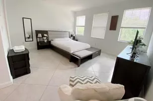 750 Millbrae Ct, West Palm Beach, FL 33401 - Photo 14