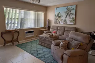 190 Easthampton H, West Palm Beach, FL 33417 - Photo 4