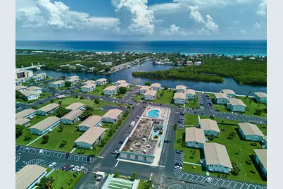 880 Horizons W, Unit #102, Boynton Beach, FL 33435 - Photo 2