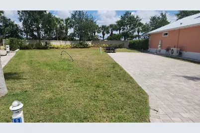 539 NW Chipshot Lane, Port Saint Lucie, FL 34986 - Photo 4