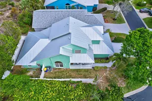 10636 SE Rosemarie Ct, Hobe Sound, FL 33455 - Photo 16