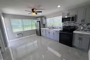 189 SE 27th Pl, Boynton Beach, FL 33435 - Photo 2